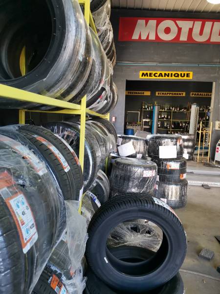 vente de pneu pour voiture Volkswagen  à Mauguio