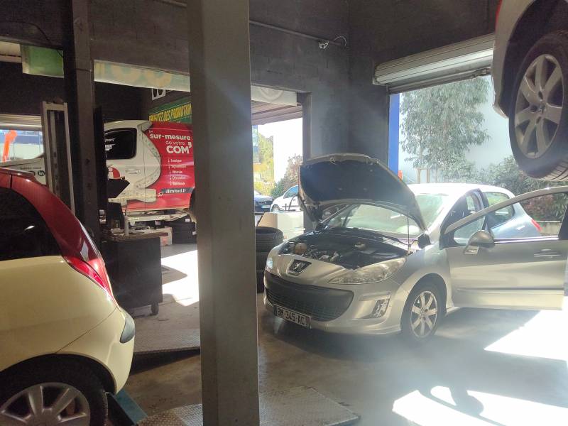 Révision moteur à côté de Valergues