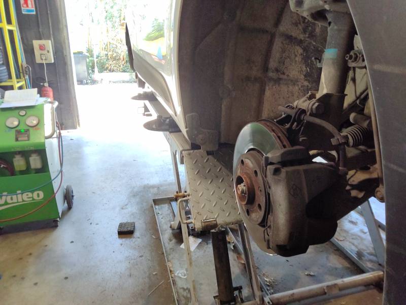 Remplacement plaquettes de frein proche de Sussargues