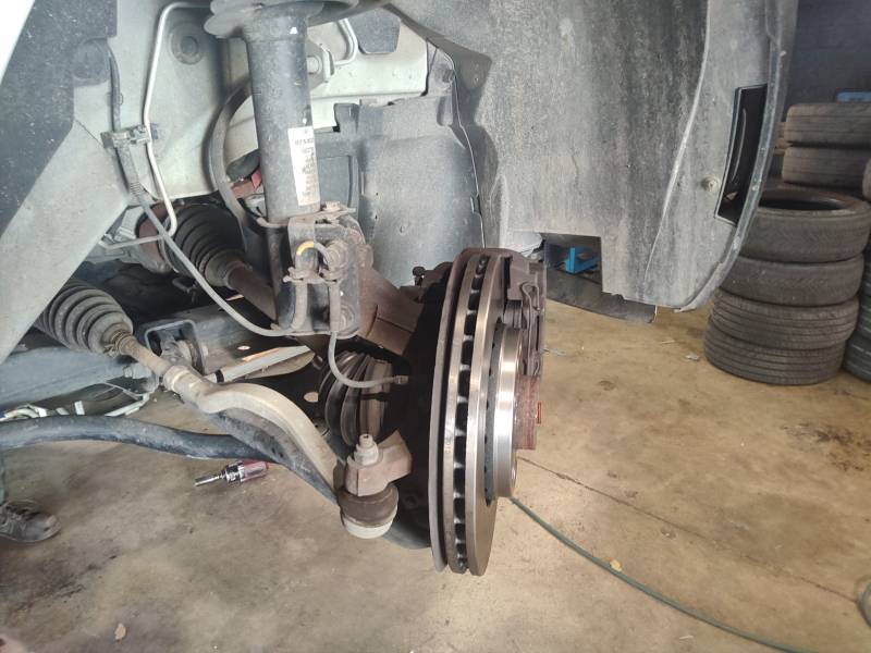 Le remplacement du disque et plaquette de frein à Sainte Drézéry